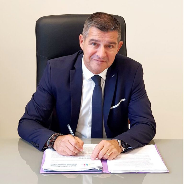 Le directeur de l’établissement