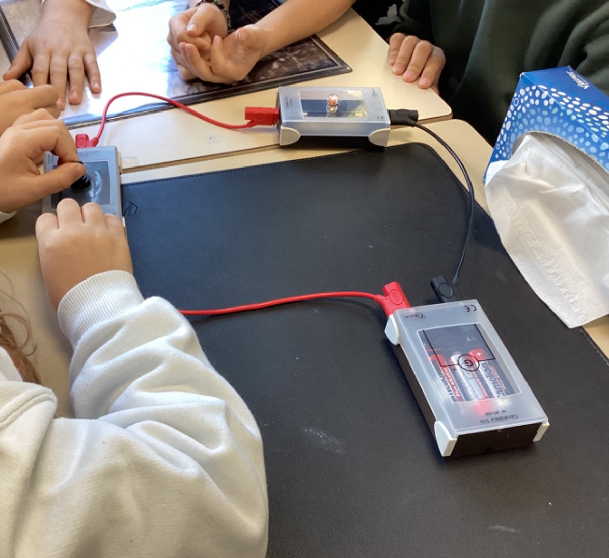 Nos élèves de CM2 plongent au coeur de l'électricité !